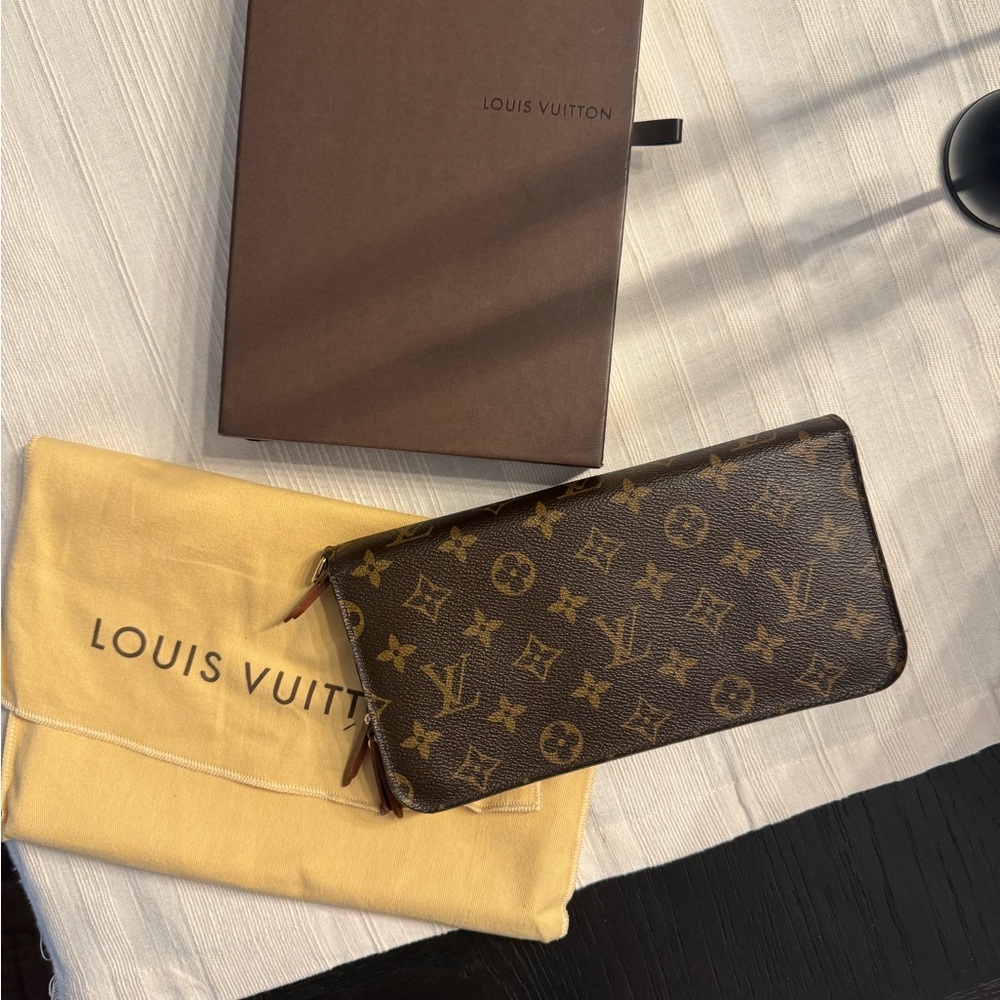 Louis Vuitton XL large wallet/clutch